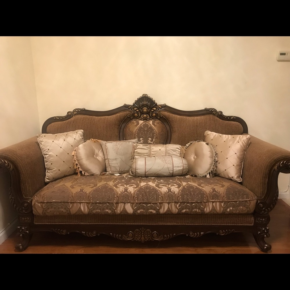 Cecilia Sofa